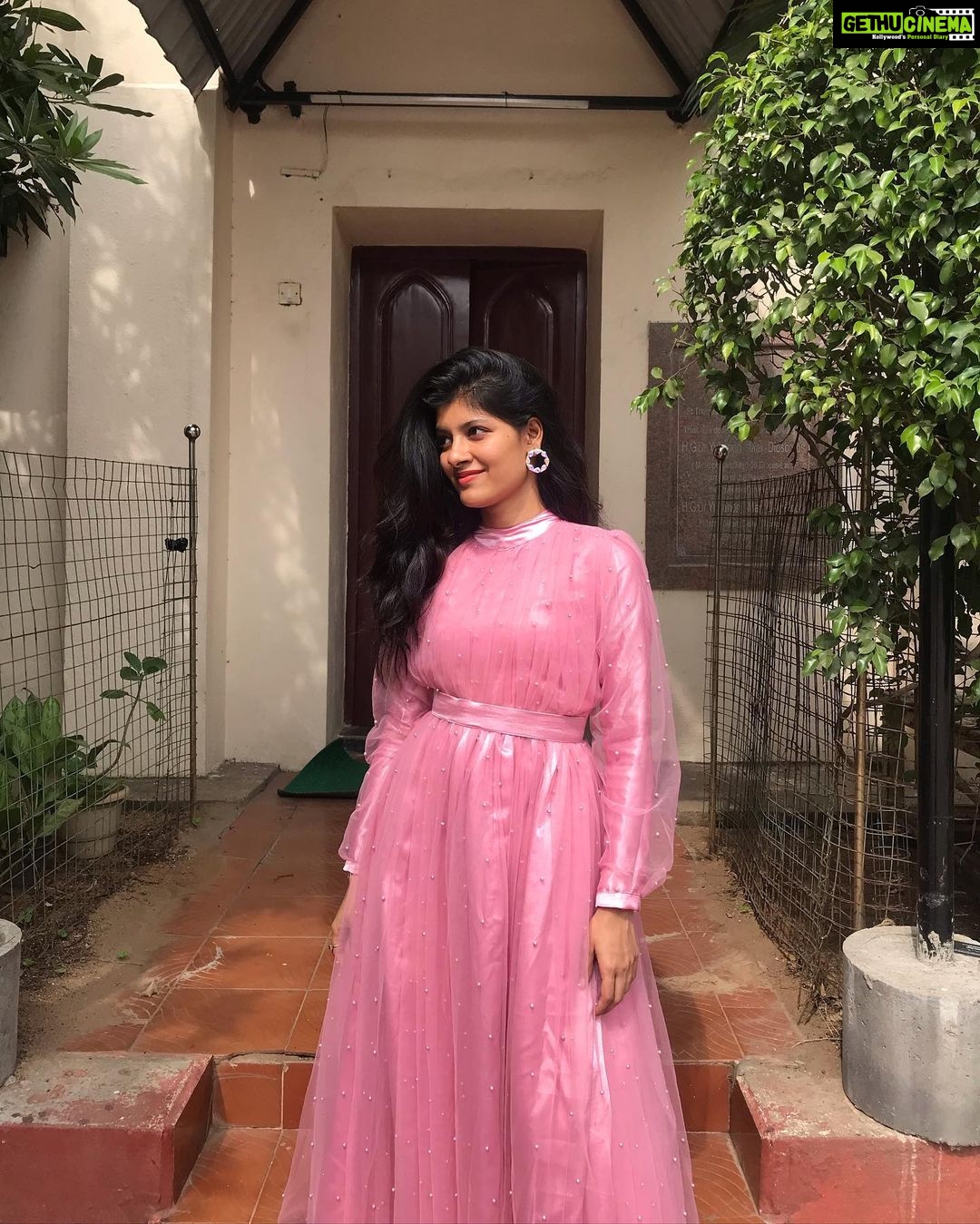 Monisha Blessy Instagram - Outfit : @aarshii_uk 💖☺️