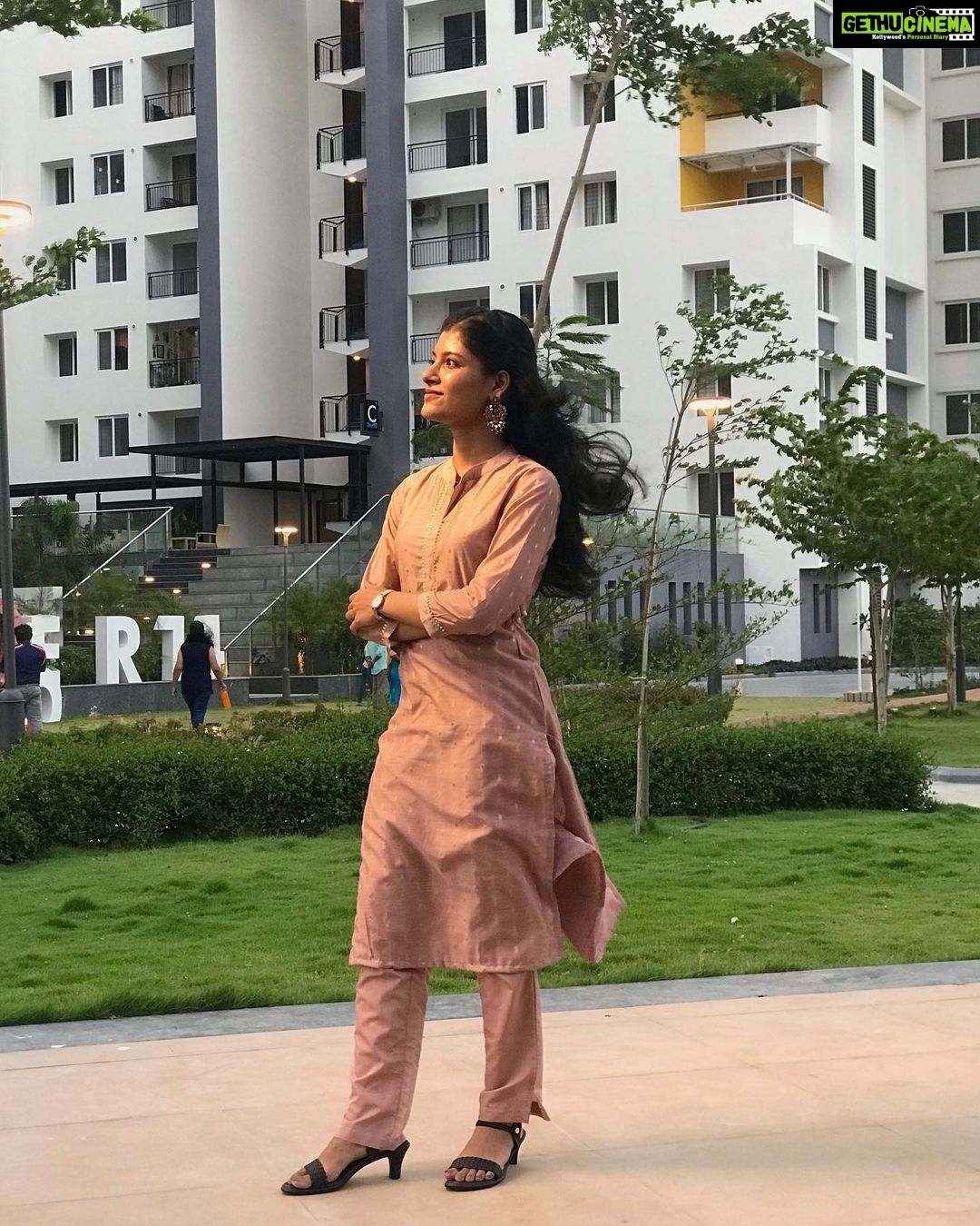 Monisha Blessy Instagram - There she goes, romanticising her life again ❤️ Sucha prettyyy outfit from @laxmiwear 🤩 N who doesn’t fall in love with thiss beautiful shade!? 😍 Gooo check out their page for more collections ✨ #monishablessy