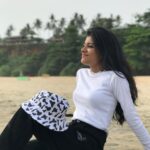 Monisha Blessy Instagram - 🌊🌴❤️ Kerala issa vibeee😍 Pc: @arun.aryan26 🐒 Varkala Beach Kerala