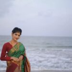Monisha Blessy Instagram - Sea(e)🌊 me 👀 Definitely a magicalll team 😍✨ Muah : @glam_up_by_keerthana Besttt💯 Hair : @saaraah_hairdo perfect❣️ Saree :@godavari_handlooms Beautiful handloom saree🥺❤️ @i_m_pj_69 📸 : @vijay_aathi_click Best shots 🔥