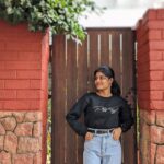 Monisha Blessy Instagram - POV : You’re scrolling through my camera roll 🤍🧿 Recentsss >>> 📸: @ebinezerashwin.j @arun.aryan26 🐒