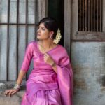 Monisha Blessy Instagram - நான் பிழை…💜 📸: @storiesofmandee Mua: @noormakeup_mehndi