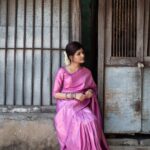 Monisha Blessy Instagram - நான் பிழை…💜 📸: @storiesofmandee Mua: @noormakeup_mehndi