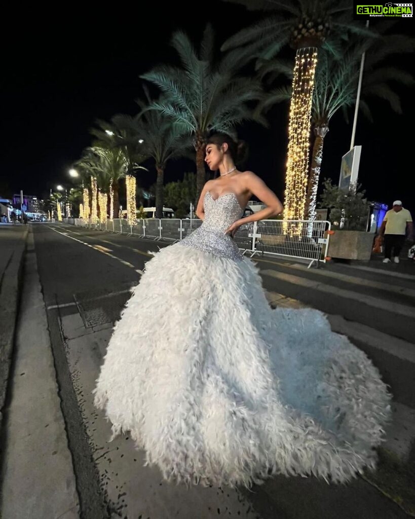 Mouni Roy Instagram - débutante 🕊️ On the Cannes red carpet tonight I have the loveliest people to thank for… Firstly my @trishilagoculdas for having my back come ruin or rapture. My @manekaharisinghani for being here with me constantly with me on rigorous video calls even without being here in person. Love love you. @thetyagiakshay you have shown me the kindness only the gods do. Merci @pankhuri313 @santu.misra for being the pillars here and leading the way. @shakeelbinafzal @wilsonballarin for being the sweetest kindest most patient 📸 buddies. ❤️ Georgi for the glam and for being the most graceful human being It was a dream debut and I shall remember every second of it. Taking many memories for days to come, also gonna be spamming your feeds incessantly x Dressed in:@atelierzuhra x Jewellery by @boucheron Heels:@giuseppezanotti Styled by : @manekaharisinghani with @chintan_shah08 HMU : gpkritikos Creative Production- @fetch_india @pankhurifetch Photographer - @wilsonballarin Videographer - @shakeelbinafzal Lenskart - @sashakeneivonuo @anupamtripathi_ #lenskartatcannes Cannes Film Festival