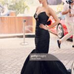 Mouni Roy Instagram – All black, err’ything 
@lenskart 
#LenkartAtCannes