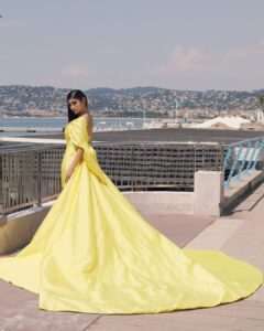 Mouni Roy Instagram - Bonjour Cannes 🇫🇷 Dressed in : @atelierzuhra x @swarovski Styled by : @manekaharisinghani with @chintan_shah08 Heels : @enricocuini HMU : @george_p_kritikos Creative production- @fetch_india @pankhurifetch Photographer - @wilsonballarin videographer - @shakeelbinafzal Lenskart- @sashakeneivonuo @anupamtripathi_ @lenskart #lenskartatCannes Cannes, French Riviera, France