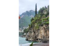 Mouni Roy Instagram - And the very air tastes like vino…. • • • @tizzi.official @rishika_devnani @stylebyvanshika Capri, Italy