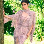 Mouni Roy Instagram - Sois Belle à ta façon (Be Your Own Beautiful!) • • • • @festivaldecannes 🤍 Dressed in : @ziadnakad with @gemluxurypr Styled by : @manekaharisinghani with : @chintan_shah08 Heels : @giuseppezanotti HMU : gpkritikos Managed by : @trishilagoculdas @dcatalent 📸 @wilsonballarin Cannes French Riviera