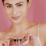 Mouni Roy Instagram - Get filter-like skin instantly with @reneeofficial Bollywood Filter. ✅Blurs blemishes, wrinkles & pores ✅Mattifies & evens out the skin ✅Reduces excess oil ✅Lightweight & non-sticky #ReneeCosmetics #BollywoodFilter #ReneeEveryday #LongLasting #hydrating #matteprimer #matteskin #ad
