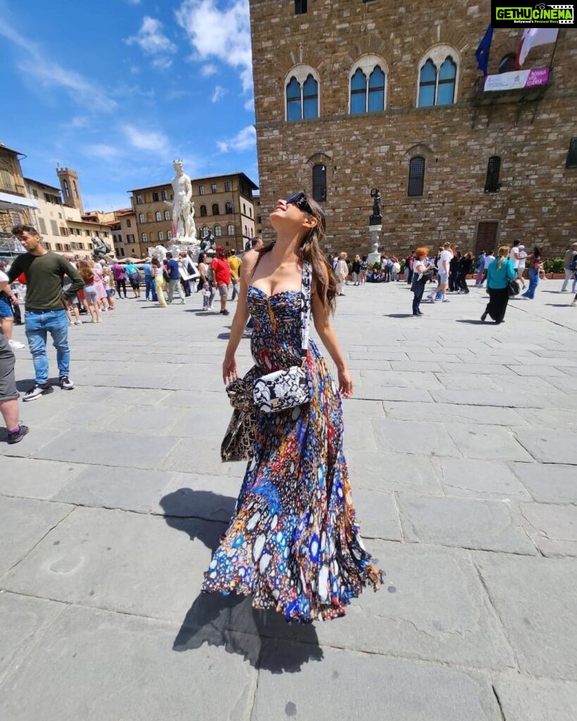 Mouni Roy Instagram - Dancing on the tree tops happy… Firenze, Italy