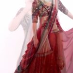 Mouni Roy Instagram - Anarkali ki adah ya Nur Jahan ka jazbaa, aap kiske deewane hai? @zee5 @manish_kalra_ @nimishalok @contiloepictures @roopali78 #TAJonZEE5