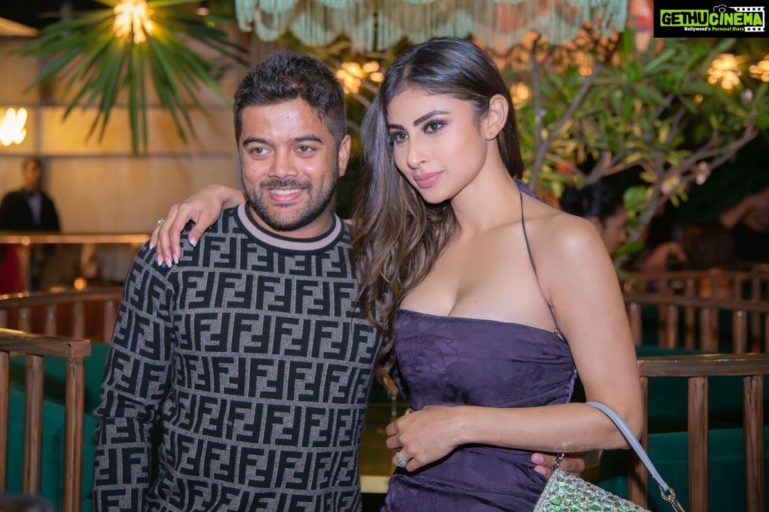 Mouni Roy Instagram - Launched into deliciousness 🍲 🍷 🎶 Thank you all for turning up last night and making the launch of Badmaash an absolute blast! 🍽️ Our hearts are overflowing with joy and gratitude for the incredible support. We promise to keep serving up mouthwatering flavors that will make your taste buds dance! Join us on this delicious journey and let's embrace the "badmaash" in all of us! 😄✨ #BadmaashOpening #FoodieFiesta #TasteBudDanceParty Mumbai - मुंबई