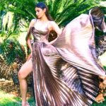 Mouni Roy Instagram - ✨ Dressed in : @fovariofficial Styled by : @manekaharisinghani with :@chintan_shah08 Heels : @enricocuini HMU : @georgemakeupfor Managed by @trishilagoculdas @dcatalent 📸 @wilsonballarin