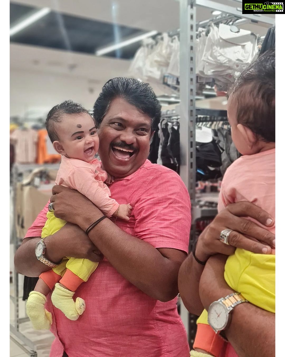 Mridula Vijay Instagram - Some funny clicks with appuppan 😋
