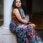 Mridula Vijay Instagram - Be aesthetic with a saree.🌸 . . 📸 @maheshms__ . . Ast @mr_.ma_r_co . . 💄 @pooja_vysh_makeovers . . 🎨 @akhil.k.raviphotography. . . . #kerala #keralatourism #trending #explore #actressgallery #mallugram #cinemagraph #instapost #saree #keralasarees #sareelove #sareelover #traditional #traditionalwear #kuthiramalika #mridhulavijai #photoofthedays