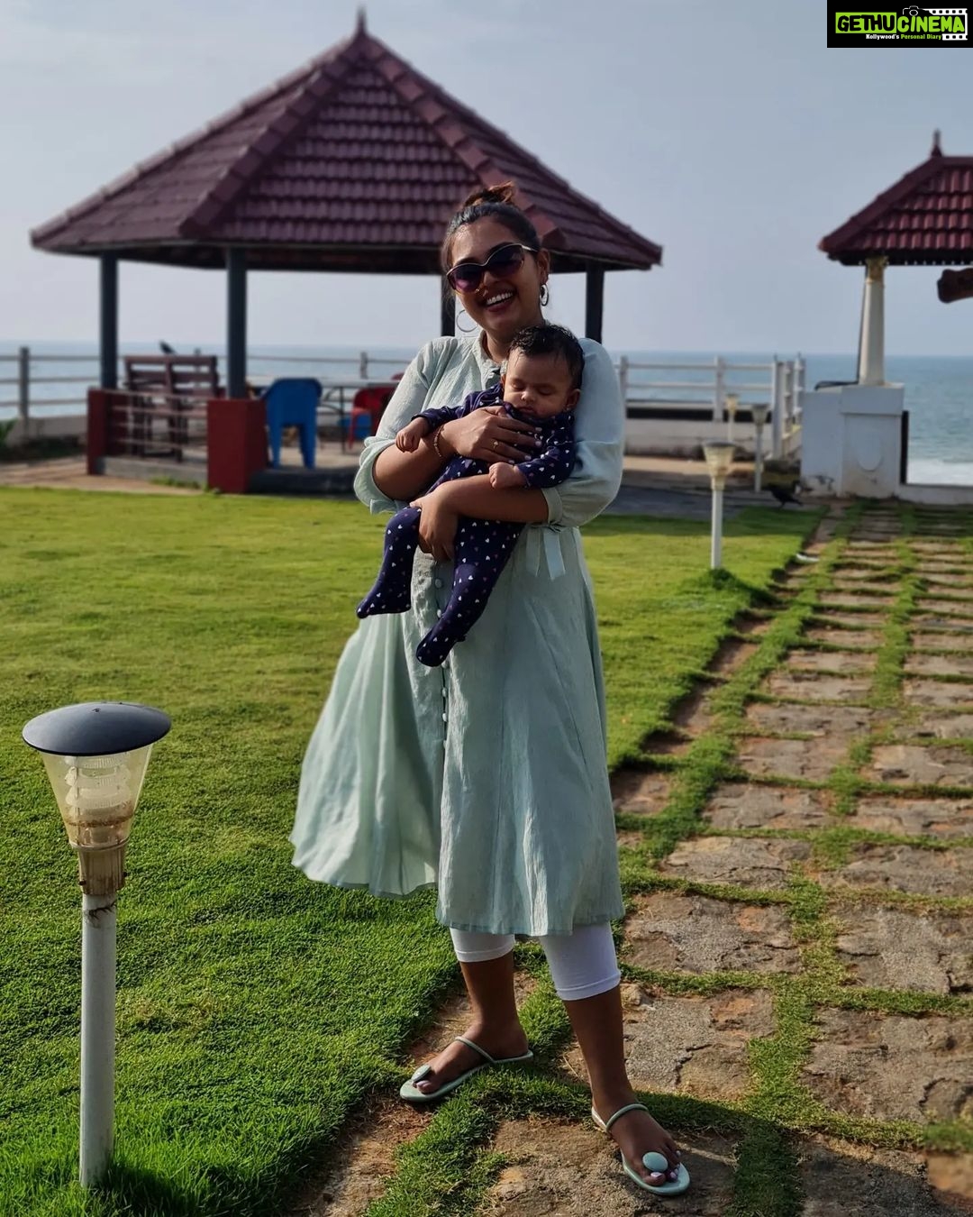 Mridula Vijay Instagram - Trip mode on ✌️ @dwanikrishna_official PC daddy cool @yuvakrishna_official Special thanks to @voye_homes