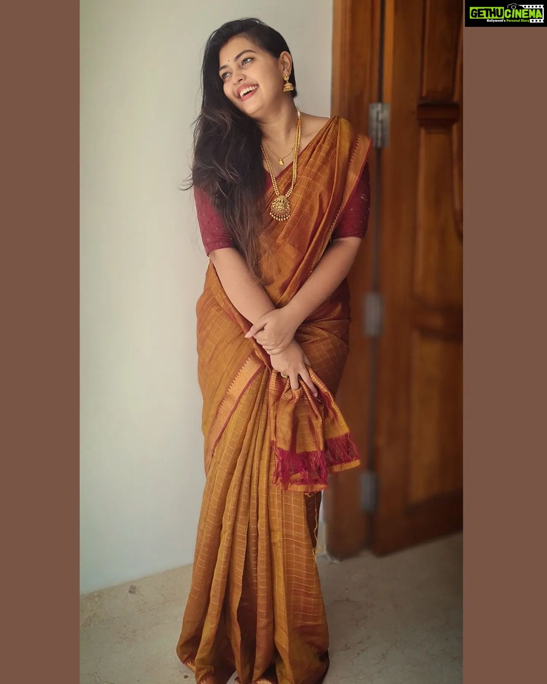Mridula Vijay Instagram - Elegance never goes out of style 💞 Costume @dwiti_weaves Ornaments @canisaperidot PC : My mom