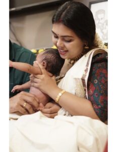 Mridula Vijay Instagram - DWANI KRISHNA ❣️
PC @akhil__ajay__ 
#noolukettu_ceremony