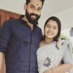 Mridula Vijay Instagram – Wishing you a colourful onam from us 🥰💞
PC  @av_arun_ravan
