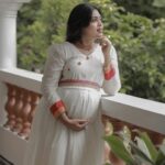 Mridula Vijay Instagram - Our tiny miracle @yuvakrishna_official ❤️ . Photographer @reshma_photography Costume @ansisiyad Makeup @jijo_jo_the_makeup_artist Assistant @akhilal_akku Video @ajith_krishnan_u