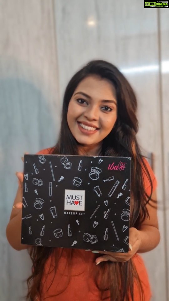 Mridula Vijay Instagram - Love my New Look with IBA COSMETICS, try yours now @ibacosmetics 🥰🤩 Use my coupon code (MRIDULA20) to get extra 20% OFF on iba website I truly believe that what makes us beautiful must also be beautiful! @ibacosmetics believes in Clean Beauty! They are India’s First Halal Certified as well as Peta Certified Cruelty Free & Vegan beauty brand. Iba is totally free from all nasty ingredients such as animal fats, parabens, alcohol and sulfates. I am in love with their makeup range and so will you. #ibacosmetics #cleanbeauty #iba #crueltyfreemakeup #veganmakeup #petacertified #halalcosmetics #makeuplover #monsoonmakeup