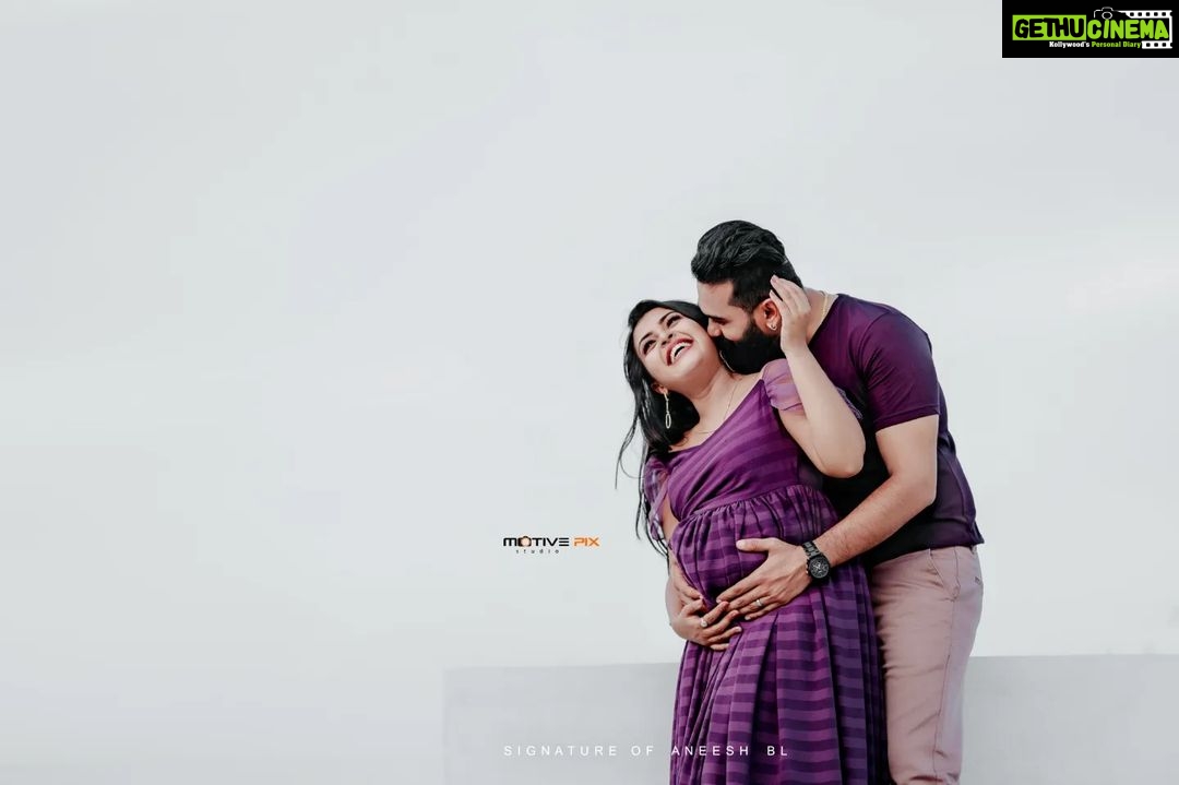 Mridula Vijay Instagram - The greatest thing the father can do for his baby is love their mom. So don't control.. keep loving me π€ͺπ€ͺπ€ͺ @yuvakrishna_official ππ Costume @thanzscouture PC @motive_pix_studio MUA @makeupartistaamy
