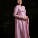 Mridula Vijay Instagram – Glow 💫
Costume @thanzscouture 
MUA @mohanavijin
Photography @stories_by_anandhu_sp
