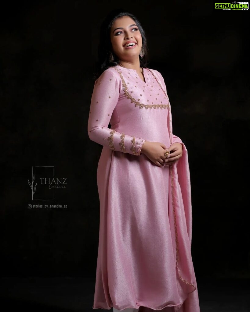 Mridula Vijay Instagram - Glow 💫 Costume @thanzscouture MUA @mohanavijin Photography @stories_by_anandhu_sp