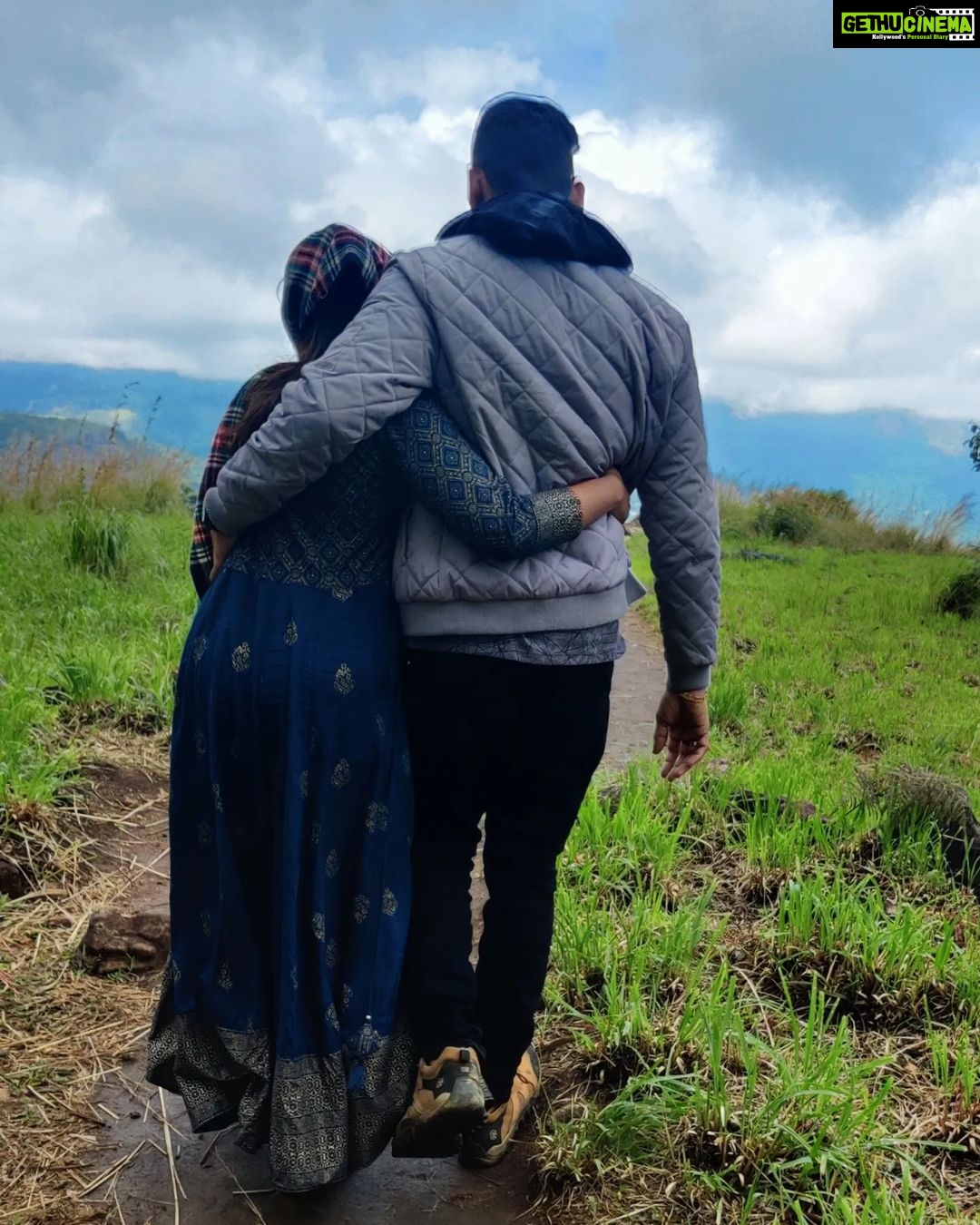 Mridula Vijay Instagram - Happy birthday to the best husband ever ❤️😘 love u my ettoiii @yuvakrishna_official