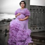 Mridula Vijay Instagram - 💜🤰 Photographer @reshma_photography Costume @ansisiyad Makeup @jijo_jo_the_makeup_artist Assistant @akhilal_akku Video @ajith_krishnan_u