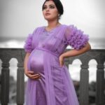Mridula Vijay Instagram - 💜 🤰 Photographer @reshma_photography Costume @ansisiyad Makeup @jijo_jo_the_makeup_artist Assistant @akhilal_akku Video @ajith_krishnan_u