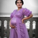 Mridula Vijay Instagram - 💜 🤰 Photographer @reshma_photography Costume @ansisiyad Makeup @jijo_jo_the_makeup_artist Assistant @akhilal_akku Video @ajith_krishnan_u