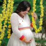 Mridula Vijay Instagram - OUR TINY MIRACLE 🥰 @yuvakrishna_official . Photographer @reshma_photography Costume @ansisiyad Makeup @jijo_jo_the_makeup_artist Assistant @akhilal_akku Video @ajith_krishnan_u