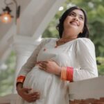 Mridula Vijay Instagram - OUR TINY MIRACLE 🥰 @yuvakrishna_official . Photographer @reshma_photography Costume @ansisiyad Makeup @jijo_jo_the_makeup_artist Assistant @akhilal_akku Video @ajith_krishnan_u