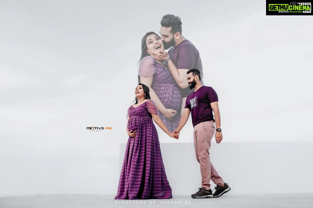 Mridula Vijay Instagram - The greatest thing the father can do for his baby is love their mom. So don't control.. keep loving me π€ͺπ€ͺπ€ͺ @yuvakrishna_official ππ Costume @thanzscouture PC @motive_pix_studio MUA @makeupartistaamy