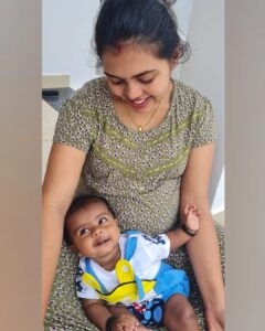 Mridula Vijay Instagram - See how happy she is 😌... I can't take off my eyes from u my yamikutty ❤️ @yamikaarun_official
