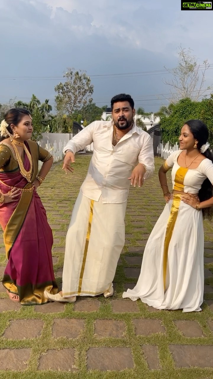 Mridula Vijay Instagram - RANI 👑 RAJA VC : @adarshadhu006 @ranirajaserial_official @mazhavilmanoramatv @dharish_jay #trend #trendingreels #trendingsongs #reelsvideo #reelsindia #reelsviral