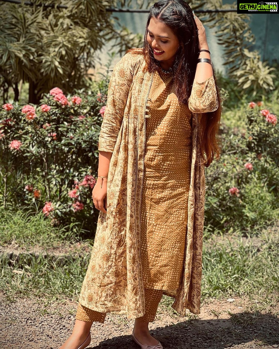 Mridula Vijay Instagram - Shine brighter ✨ Costume @elle_thewomensstore