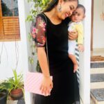 Mridula Vijay Instagram – Mom girl 👧 
Costume @__floraldreams 
PC @parvathy_anuz