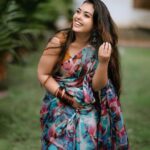 Mridula Vijay Instagram - “Nothing feels as perfect as a saree🌸 . . 📸 @maheshms__ . . Ast @mr_.ma_r_co . . 💄 @pooja_vysh_makeovers . . 🎨 @akhil.k.raviphotography. . . . #kerala #actressgallery #trading #traditionalwear #sareefashion #trendingreels #nalukettu #malayali #mridhulavijai #mridhulavijay #keralasaree #sareelover #keralaactress #keralagram