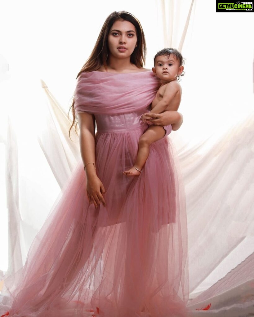 Mridula Vijay Instagram - I am strong mother because a strong women raised me ✨ Photography @mommyandmebyreshma Costume @ansisiyad MUA @sivas_makeover_ Supporting @akhilal_akku