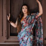 Mridula Vijay Instagram - “Nothing feels as perfect as a saree🌸 . . 📸 @maheshms__ . . Ast @mr_.ma_r_co . . 💄 @pooja_vysh_makeovers . . 🎨 @akhil.k.raviphotography. . . . #kerala #actressgallery #trading #traditionalwear #sareefashion #trendingreels #nalukettu #malayali #mridhulavijai #mridhulavijay #keralasaree #sareelover #keralaactress #keralagram