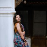 Mridula Vijay Instagram - “Nothing feels as perfect as a saree🌸 . . 📸 @maheshms__ . . Ast @mr_.ma_r_co . . 💄 @pooja_vysh_makeovers . . 🎨 @akhil.k.raviphotography. . . . #kerala #actressgallery #trading #traditionalwear #sareefashion #trendingreels #nalukettu #malayali #mridhulavijai #mridhulavijay #keralasaree #sareelover #keralaactress #keralagram