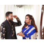 Mrudula Murali Instagram - Couldn’t make it to Masaba’s wedding, so we wore our @houseofmasaba to my brother’s wedding 😉😛 Styled by my dearest @marvelrosethomas Shot by my own @pranavraaaj Blouse : @thaiyalpura MUA : @sajithandsujith