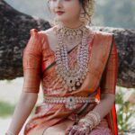 Mrudula Murali Instagram - When my brother’s bride asked me to do her bridal jewellery on their special day, I thought it would be a walk in the park. But little did I know, that girl who I have known from her 7th grade was more particular than a CBI officer. Hehe..😋 But with her clear vision and a little tiptoeing on my part (and a lot of eggshells), together we curated a stunning ensemble of sparkling moissanite polki stones with just the right hint of green to complement her saree. And let me tell you, all those eggshells were worth it as I saw her walk down the aisle in that stunning ensemble. My very own #pureallurebride Kalyaani, (now my sister-in-law🤓) was open to experimenting and pushing me to try something new, giving me all the freedom to let my artistic side run wild. She was an absolute delight to work with and made this entrepreneur’s heart HAPPY! Jewellery: @pureallure.in #nogoldwedding #kalyaani #pureallure @kalyani.srsh Captured by @coloursofweddingbells @weddingbellsphotography Makeup : @touchedbythankam