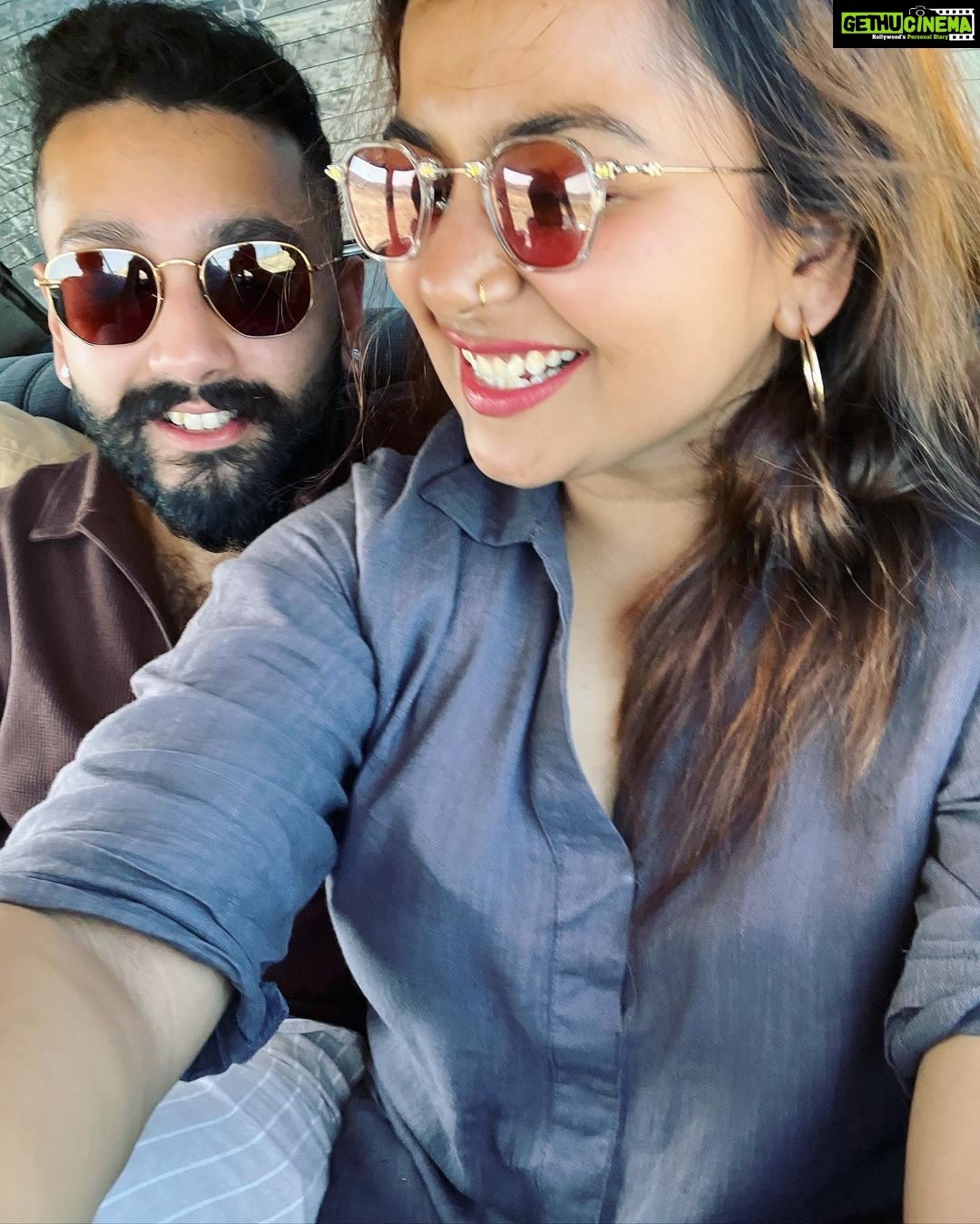 Mrudula Murali Instagram - NOOO WAAYY!!!! My family being next-level cool. They not only put up with my craziness but fully play along like it's their favourite jam! I mean.. they actually hopped on a plane to Az just to make sure the surprise lover in me had the best birthday surprise. #birthdaysurprise #family #familia #birthday Azerbaijan