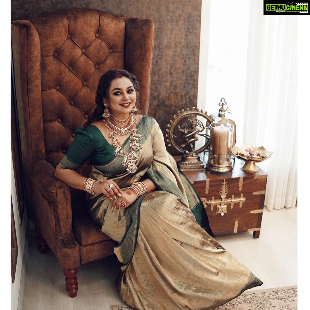 Mrudula Murali Instagram - โCoz Why settle for one statement piece when you can have them all? ๐๐ Styled by @marvelrosethomas Shot by @merin__georg Jewellery : @pureallure.in Blouse : @thaiyalpura MUA : @sajithandsujith