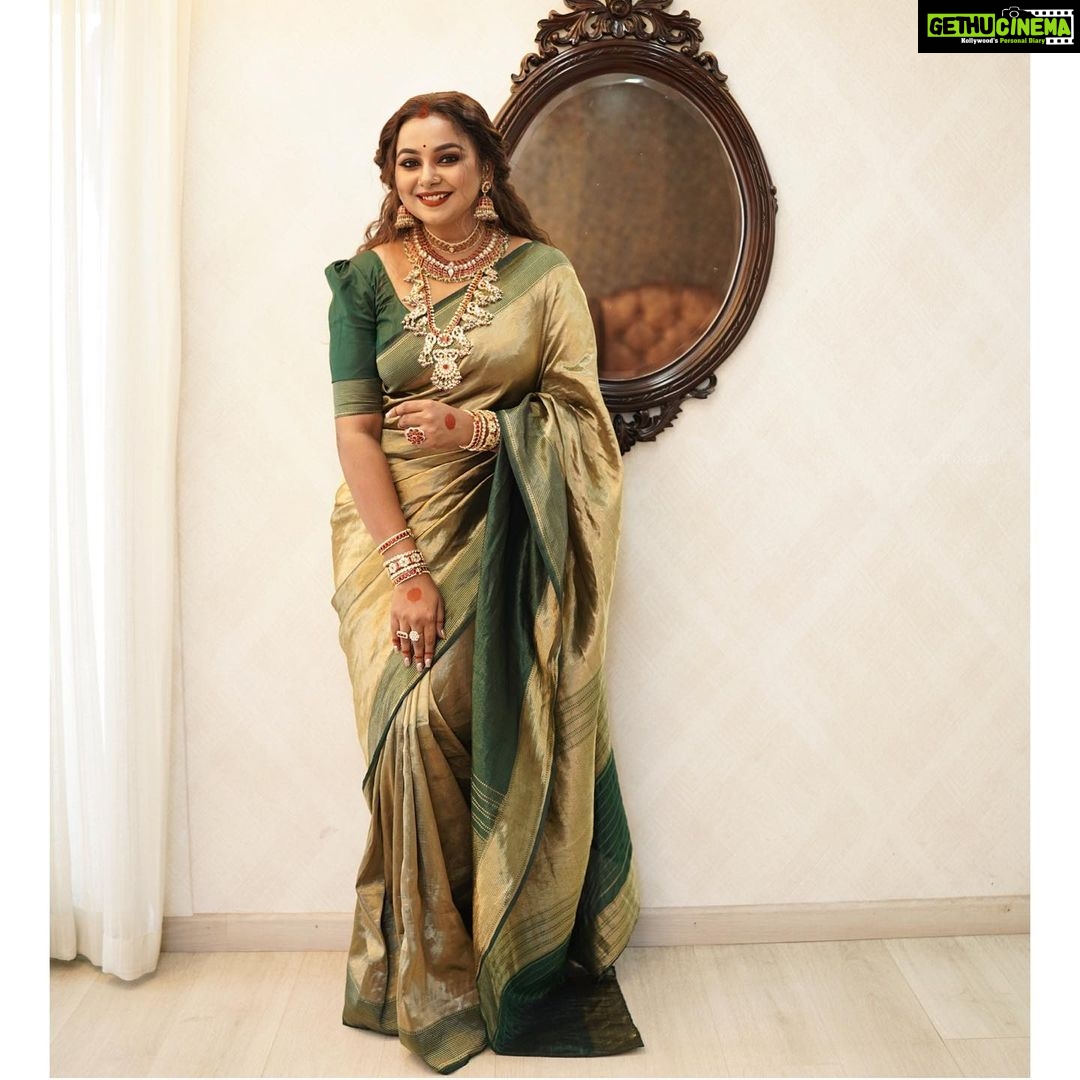 Mrudula Murali Instagram - โCoz Why settle for one statement piece when you can have them all? ๐๐ Styled by @marvelrosethomas Shot by @merin__georg Jewellery : @pureallure.in Blouse : @thaiyalpura MUA : @sajithandsujith
