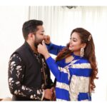 Mrudula Murali Instagram - Couldn’t make it to Masaba’s wedding, so we wore our @houseofmasaba to my brother’s wedding 😉😛 Styled by my dearest @marvelrosethomas Shot by my own @pranavraaaj Blouse : @thaiyalpura MUA : @sajithandsujith