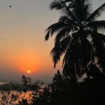 Mrunal Thakur Instagram – Tell me what’s more beautiful….

How the moon let’s the sun shine throughout the day 

OR 

The way the sun lets the moon glimmer at night ! 

#nature #moon #sun #sunset #ocean #goa #postpackupview